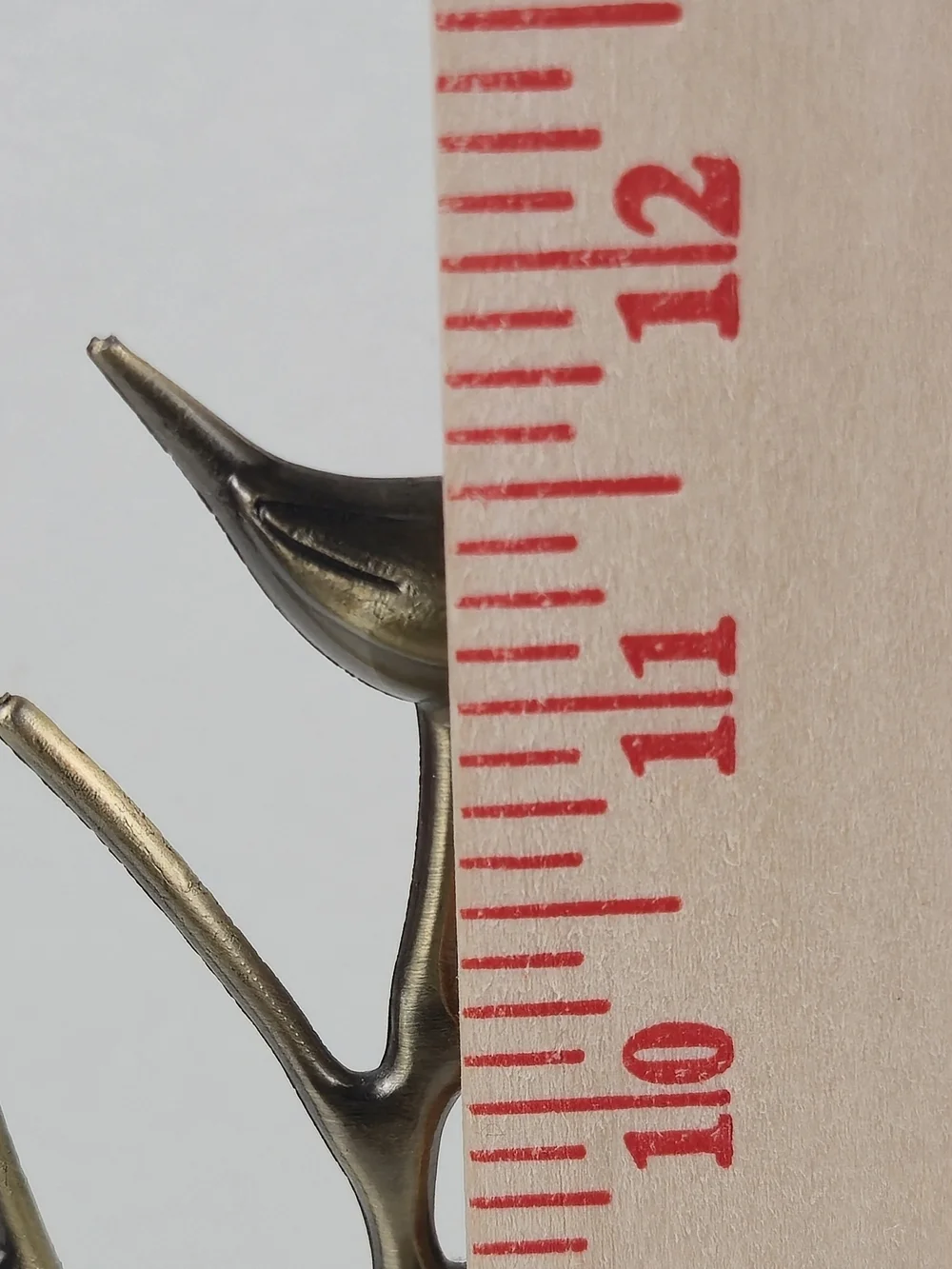 unbranded gold tone